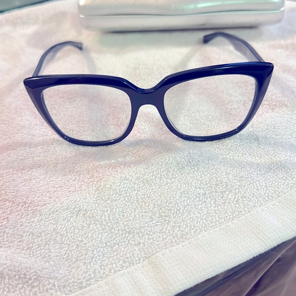 Royal blue Balenciaga’s the frame can be used for sunglasses or eyeglasses.